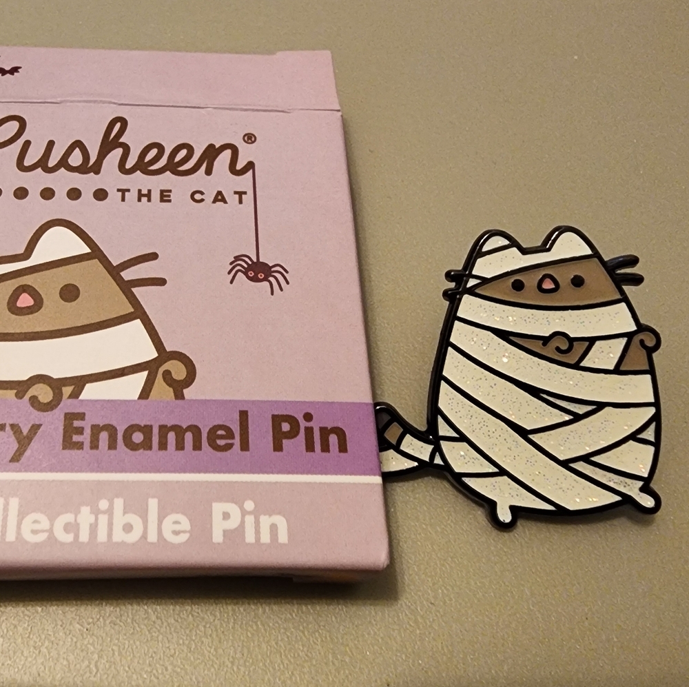 Mummy Pusheen Mystery Enamel Pin